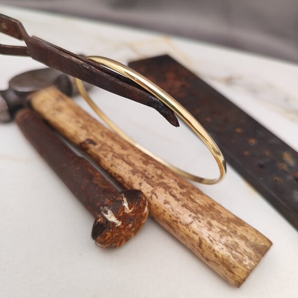 Solid gold round bracelet – timeless, minimal, and made to last. Gold bracelet. - Picture 11 of 12